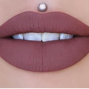 Jeffree Star Velour Lipstick in “Androgyny”